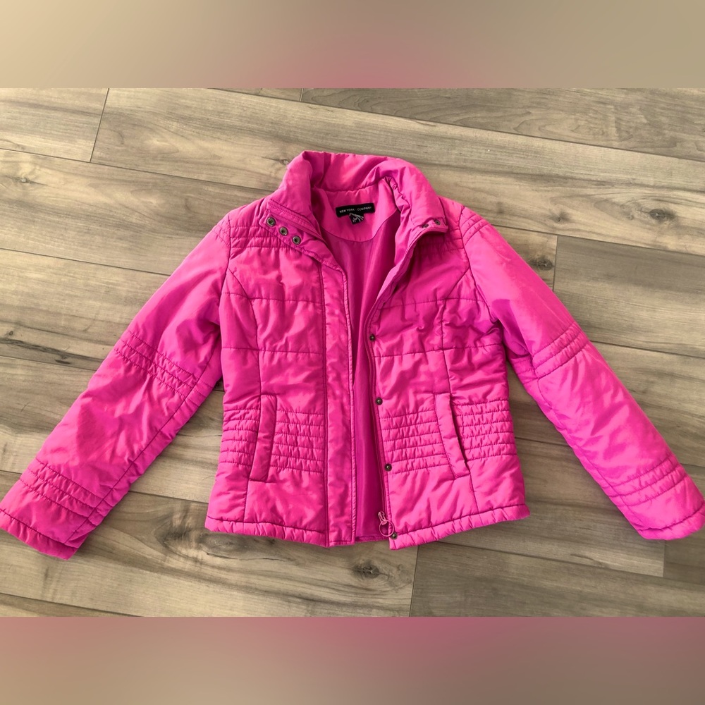 EUC New York & Co woman’s small puffy jacket